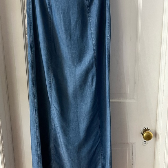 NWT Express Jeans Denim Maxi Skirt. Blue. Size 2 - Picture 6 of 11